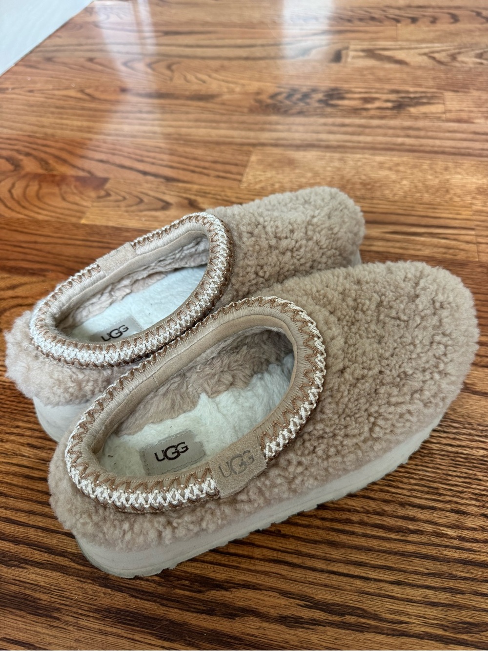Ugg Tasman Max Curly Platform